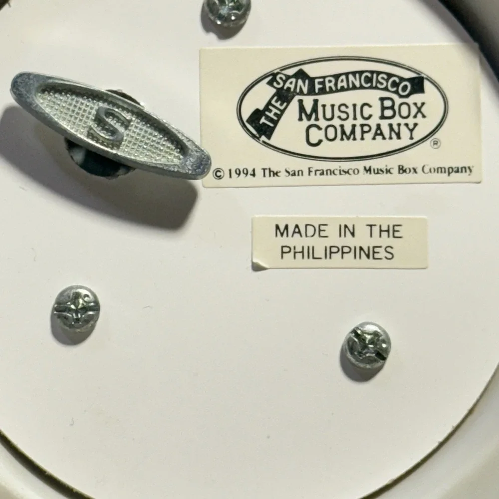 San Francisco‎ Music Orange Cat Kitten Sleeping Laundry Plays Its a Small World - Picture 4 of 4